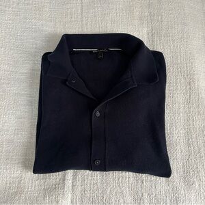 SOLD banana republic | men’s navy button down | size large